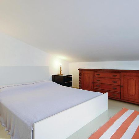 Cozy Apartment In Medulin With Kitchen Bagian luar foto
